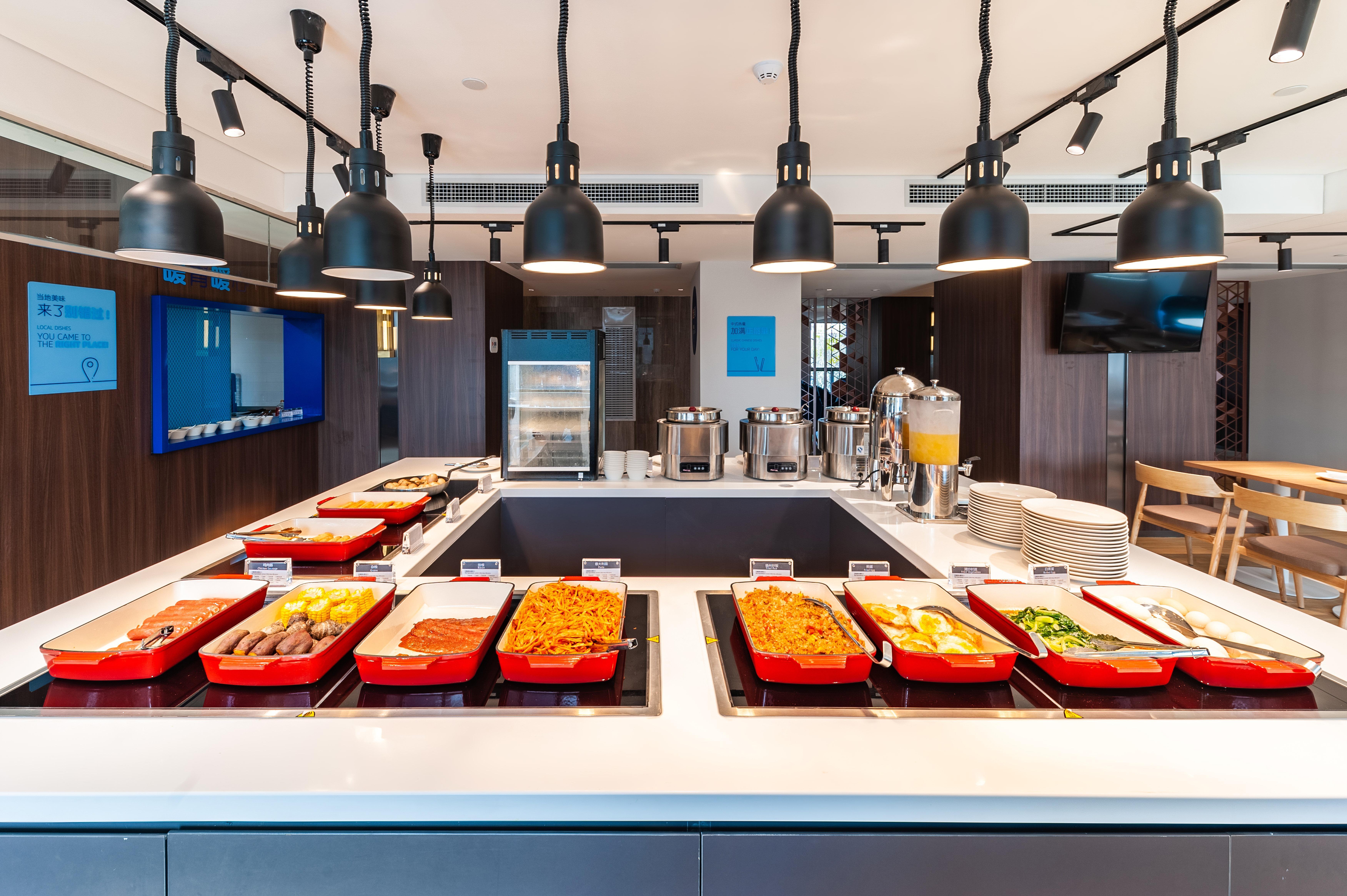 Holiday Inn Express Shanghai Baoyang By Ihg Exterior foto
